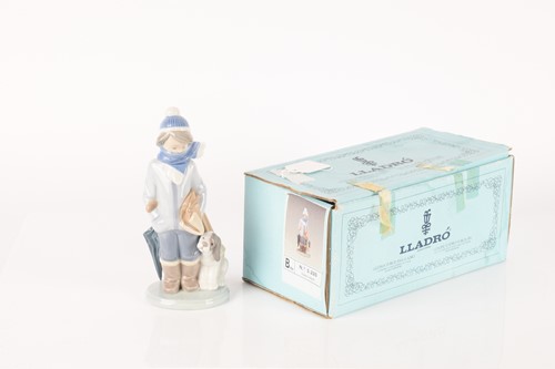 Lot 72 - Lladro: A collection of figurines, comprising...