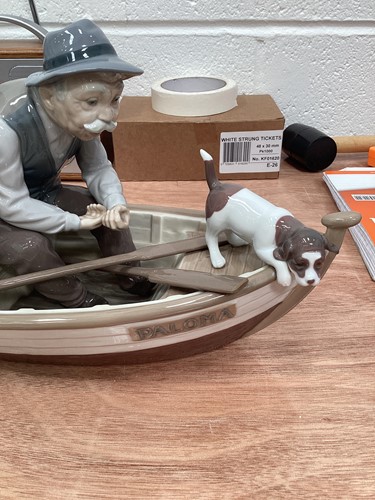 Lot 72 - Lladro: A collection of figurines, comprising...