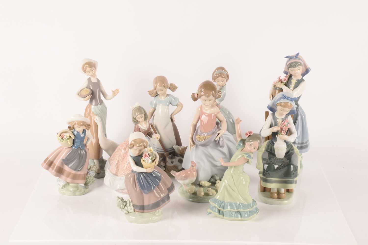 Lot 94 - Lladro: A large collection of figurines