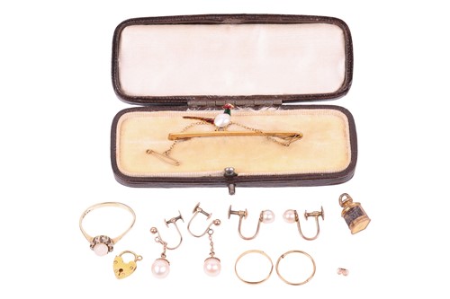 Lot 78 - A small collection of miscellaneous jewellery...