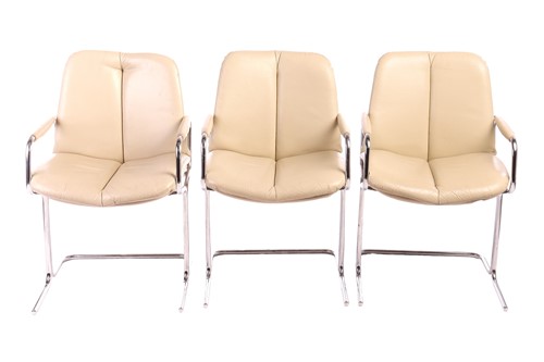 Lot 128 - A 1970s Pieff Eleganza rosewood dining table...