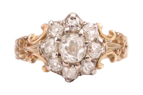 Lot 89 - An old-cut diamond flowerhead cluster ring,...