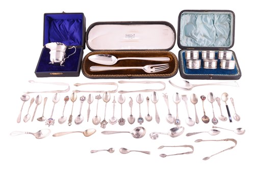 Lot 20 - A mixed collection of silver; to include a...