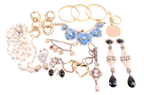 Lot 57 - A collection of fashion jewellery to include...