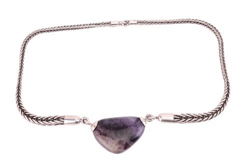 Lot 100 - A Blue John pendant necklace, comprising a...