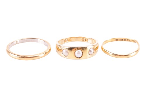 Lot 118 - Three rings comprising an 18ct gold pearl set...