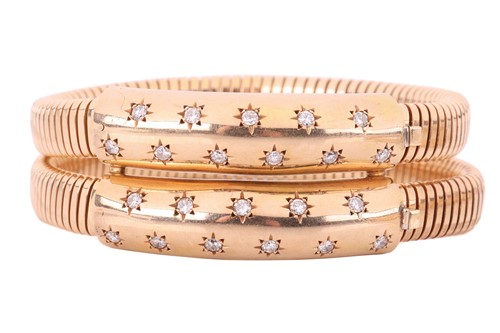 Lot 124 - A diamond set necklace and bracelet suite, the...