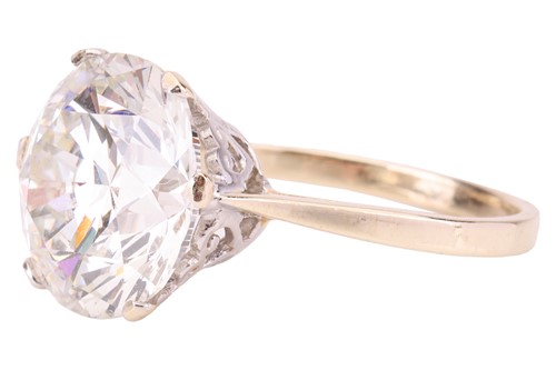 Lot 135 - A 5.75ct diamond solitaire ring, featuring a...