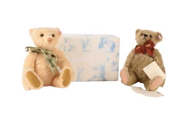 Lot 64 - Steiff: Paul the Growler with collectors...