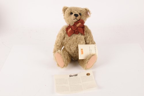 Lot 64 - Steiff: Paul the Growler with collectors...