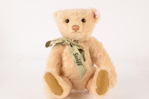 Lot 64 - Steiff: Paul the Growler with collectors...
