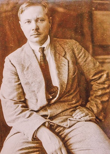 Lot 63 - Mikhail Fyodorovich Larionov (1881-1964)...