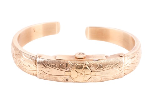 Lot 191 - A ladies Octo wristwatch bangle, set with a...