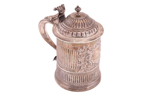 Lot A George I large silver tankard, by Thomas...