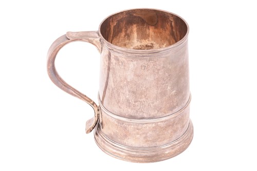 Lot 289 - A William III Britannia silver tankard;...