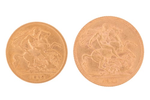 Lot 9 - A 1911 George V full sovereign and a 1912...