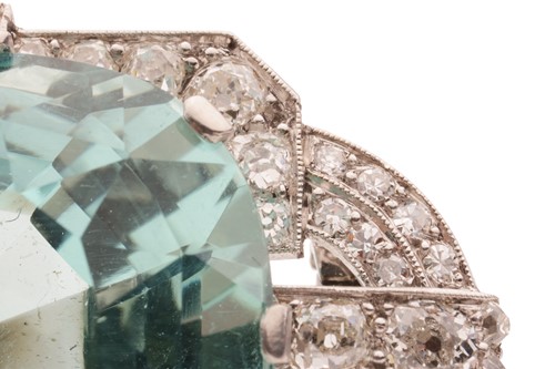 Lot 129 - An Art Deco aquamarine and diamond brooch,...