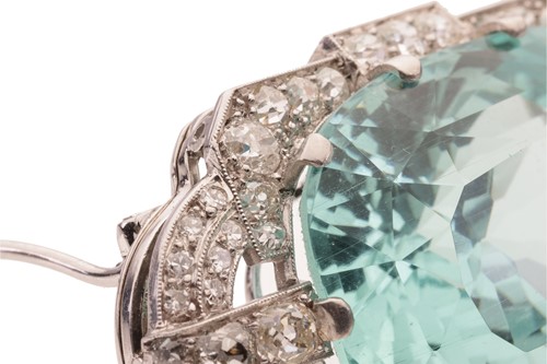 Lot 129 - An Art Deco aquamarine and diamond brooch,...