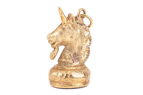 Lot 20 - A unicorn seal in 9ct yellow gold, set with an...