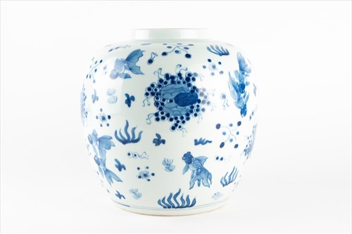 Lot 156 - A Chinese blue and white ginger jar decorated...