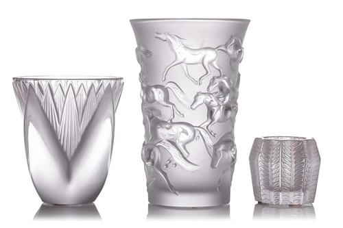 Lot 305 - A Lalique frosted glass vase, decorated in the...