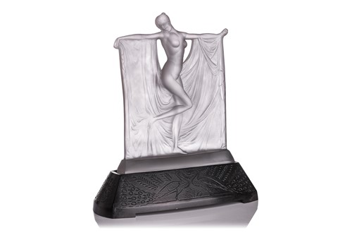 Lot 182 - Rene Lalique: 'Suzanne', a fine opalescent...