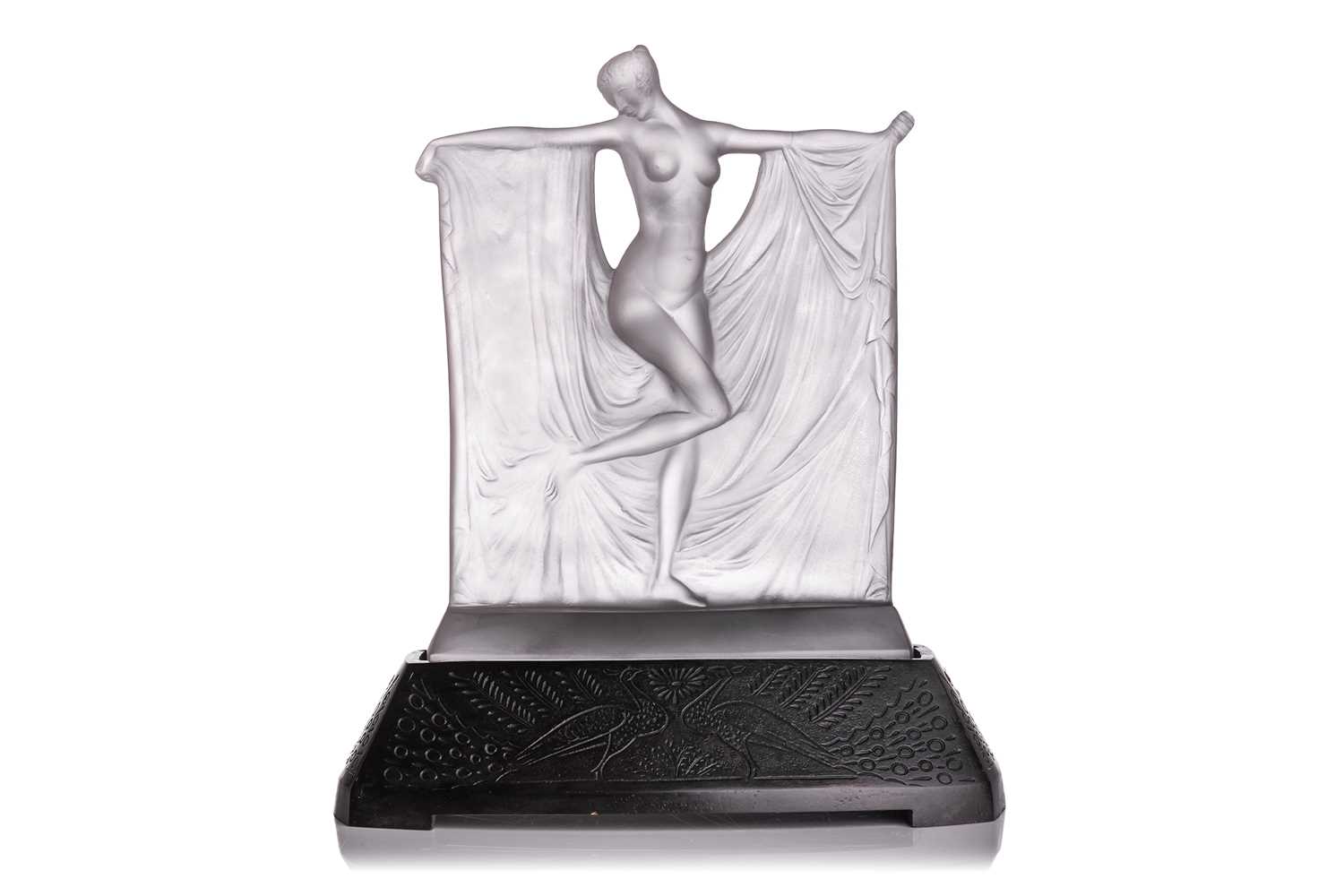 Lot 182 - Rene Lalique: 'Suzanne', a fine opalescent...