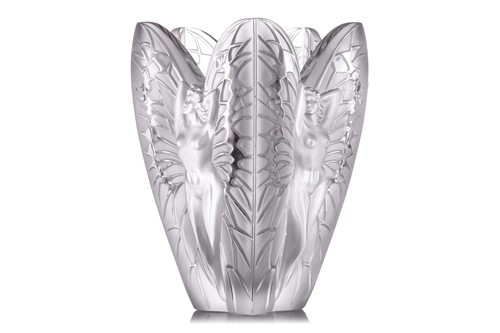 Lot 181 - A large Lalique 'Chrysalide' frosted glass...