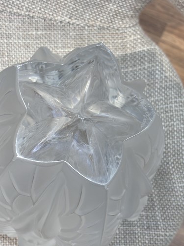 Lot 181 - A large Lalique 'Chrysalide' frosted glass...