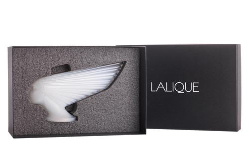 Lot 298 - A contemporary Lalique 'Victoire' opalescent...