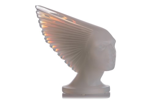 Lot 298 - A contemporary Lalique 'Victoire' opalescent...