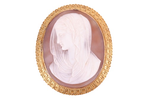 Lot 130 - A Victorian shell cameo brooch depicting the...