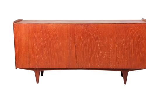 Lot 206 - A "Mid Century Vintage" 1960s Younger "Toledo"...