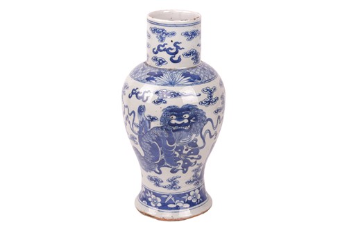 Lot 122 - A large Chinese blue and white porcelain...