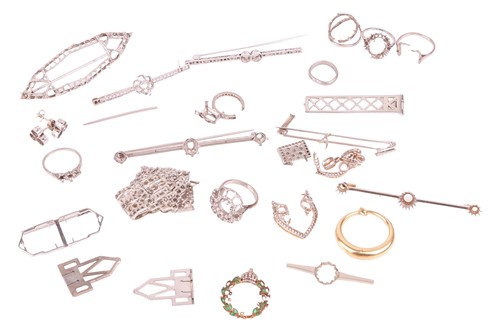 Lot 45 - A collection of broken jewellery items, ring...