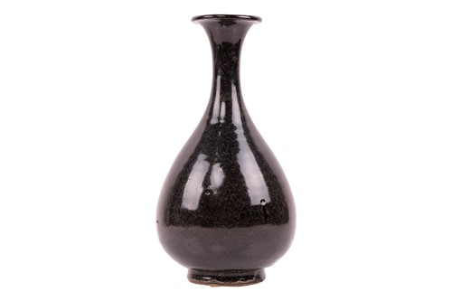 Lot 132 - A Korean 'Tea-Dust' glazed Bucheong vase, ...