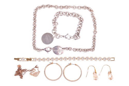 Lot 66 - Tiffany & Co. - a 'Return to Tiffany' oval tag...