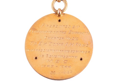 Lot 60 - A 9ct gold Past Zerubbabel breast jewel, for...