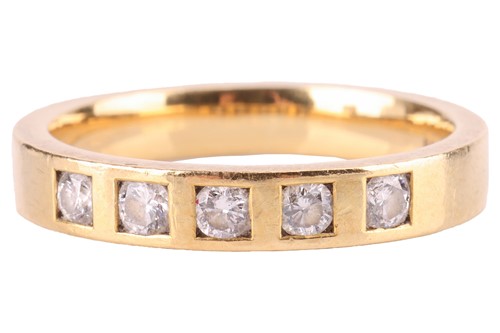 Lot A diamond-set dress ring in 18ct yellow gold,...