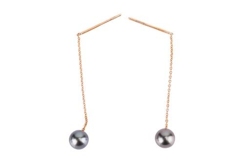 Lot 218 - A Tahitian cultured pearl lariat necklace and...