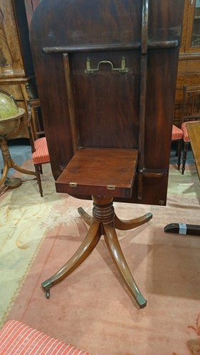 Lot 227 - A part George IV three-pillar extending "D-end"...