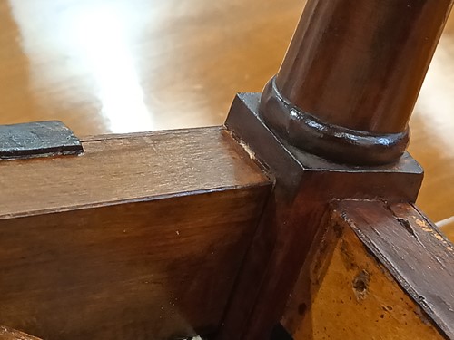 Lot 186 - A long set of fourteen Regency mahogany dining...