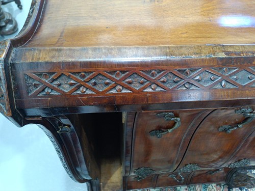 Lot 219 - A George III mahogany serpentine dressing...