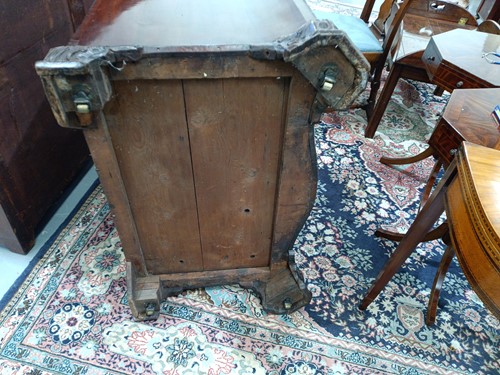 Lot 219 - A George III mahogany serpentine dressing...