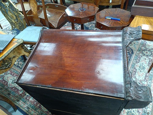 Lot 219 - A George III mahogany serpentine dressing...