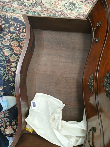 Lot 219 - A George III mahogany serpentine dressing...