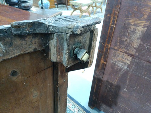 Lot 219 - A George III mahogany serpentine dressing...