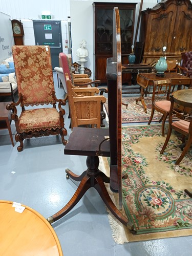 Lot 254 - A George III oval mahogany snap-top breakfast...