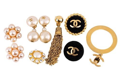 Lot 157 - A miscellaneous group of earrings; to include...