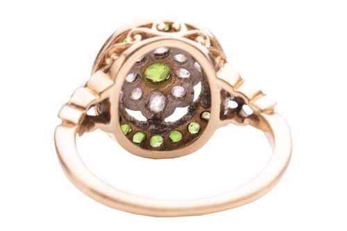 Lot 169 - An Edwardian demantoid garnet and diamond...
